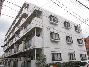 ホワイトニューハイム外観写真