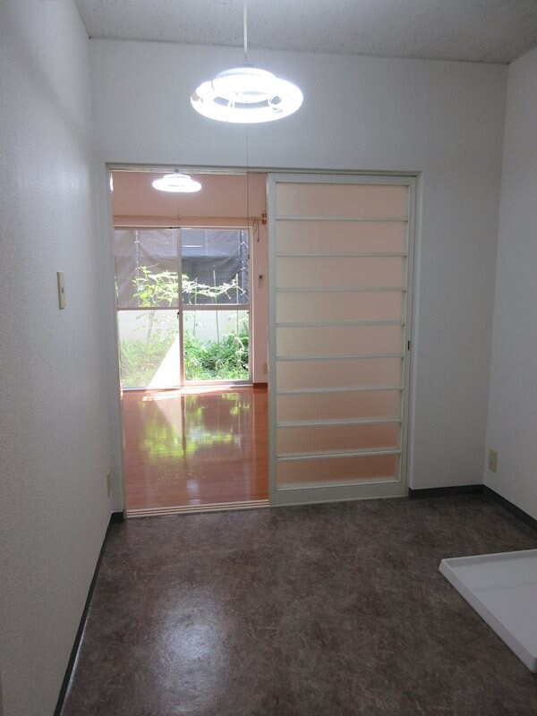 物件内観写真15　(ダイニングキッチン4.5帖（2）)