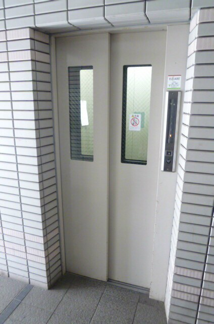 物件内観写真10　(エレベーター)
