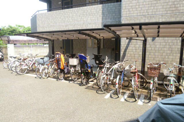 物件内観写真11　(自転車駐輪場)