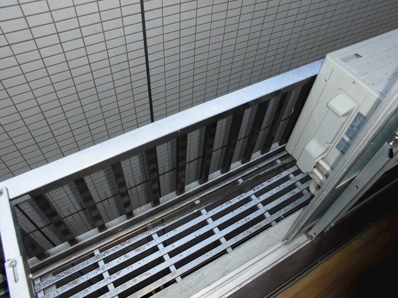 物件内観写真9　(南側物干し場)