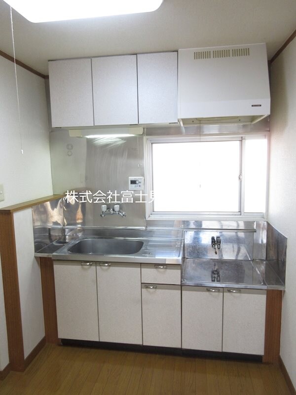 物件内観写真4　(ガス２口コンロ設置可キッチン)