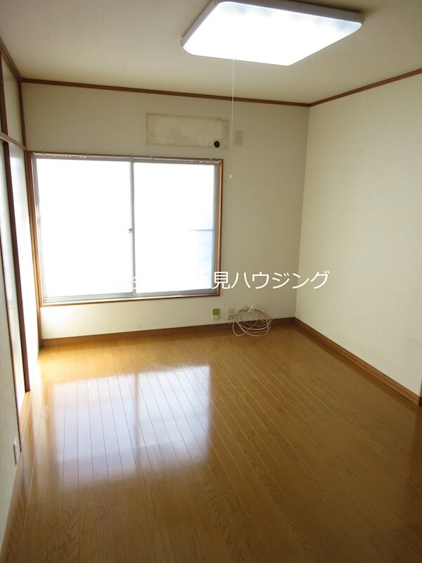 物件内観写真11　(洋室２)