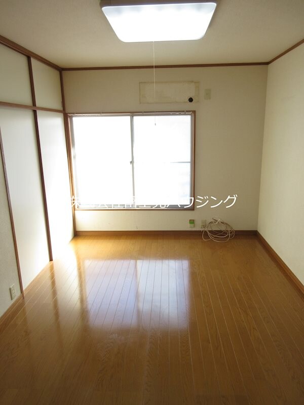 物件内観写真17　(洋室３)