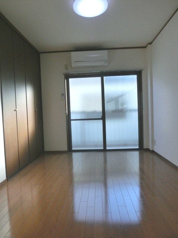 物件内観写真6　(洋室１)