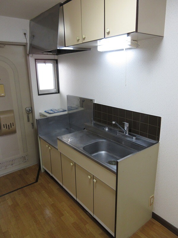 物件内観写真4　(２口ガスコンロ設置可能)