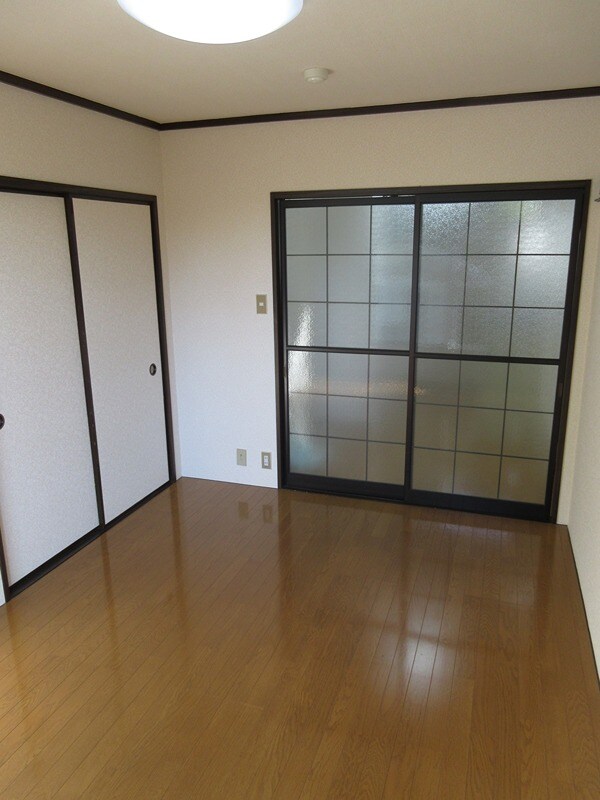 物件内観写真7　(洋室２)