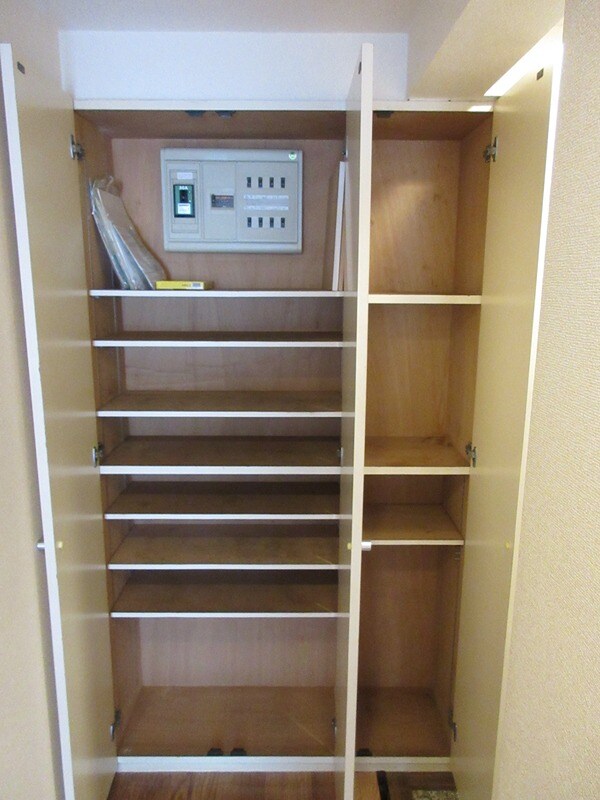 物件内観写真22　(下足入)