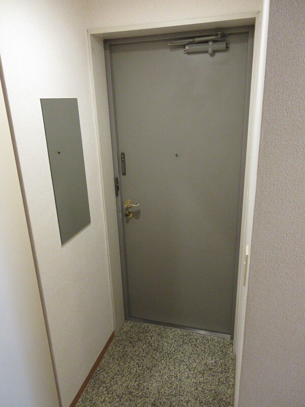 物件内観写真24　(玄関（2）)