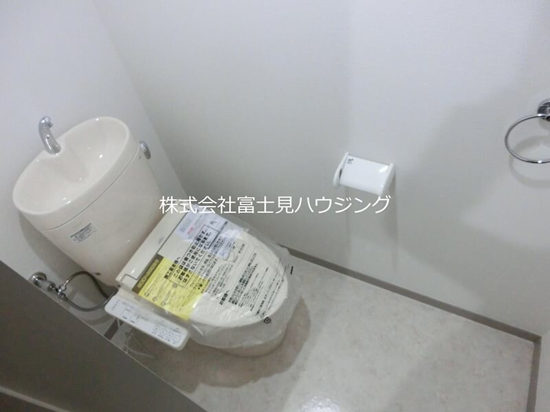 物件内観写真10　(温水洗浄便座)