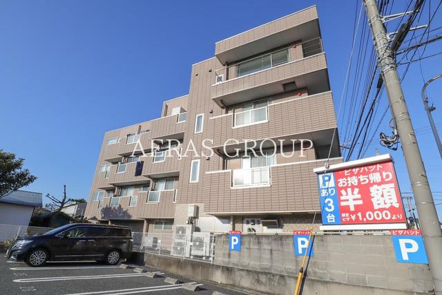 IMPERIAL PALACE