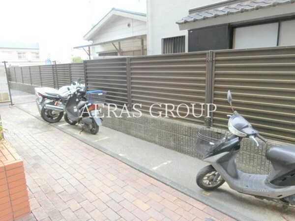 敷地内/建物(バイク置場)