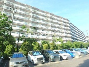越谷ファミリータウンB棟外観写真