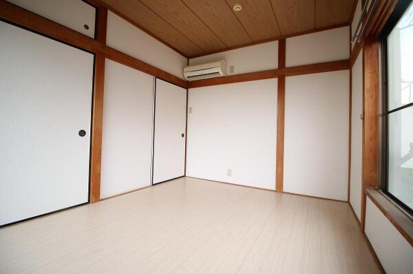 居室(2F6帖)