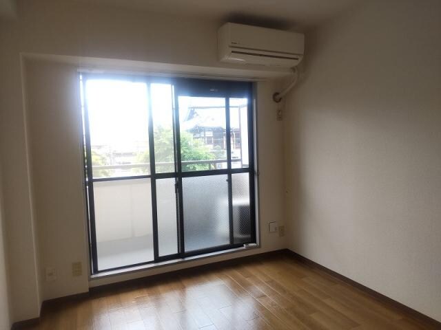 物件内観写真20　(別室の写真です)