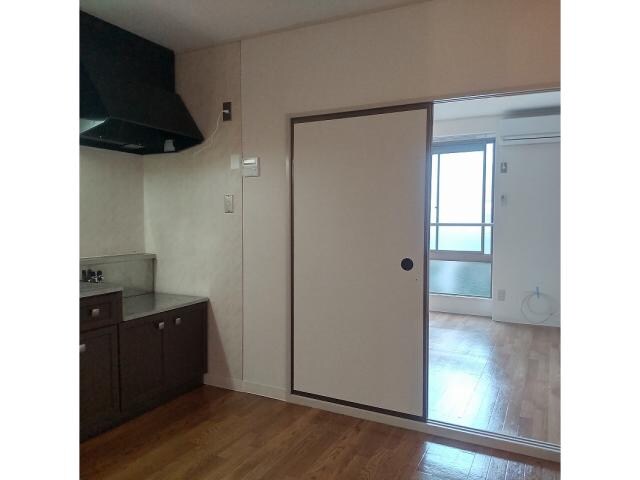 物件内観写真16　(別室の写真です)