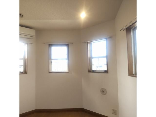 物件内観写真13　(別室の写真です)