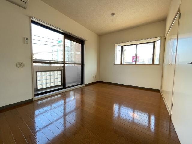 物件内観写真9　(別室の写真です)