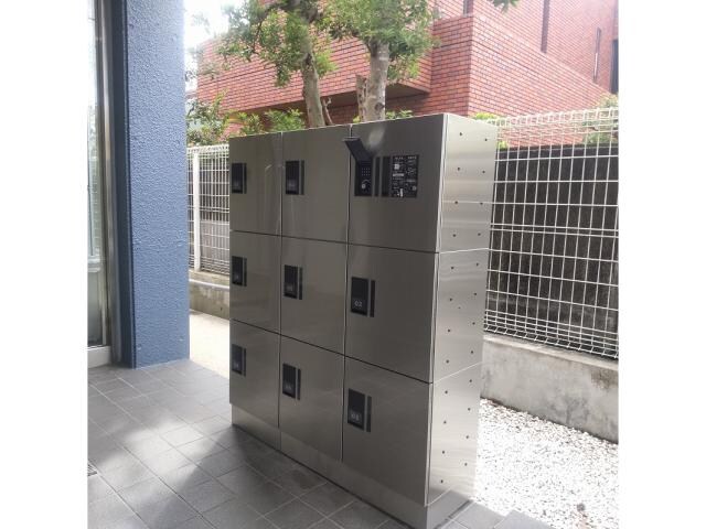 物件外観写真4　(宅配ボックス)