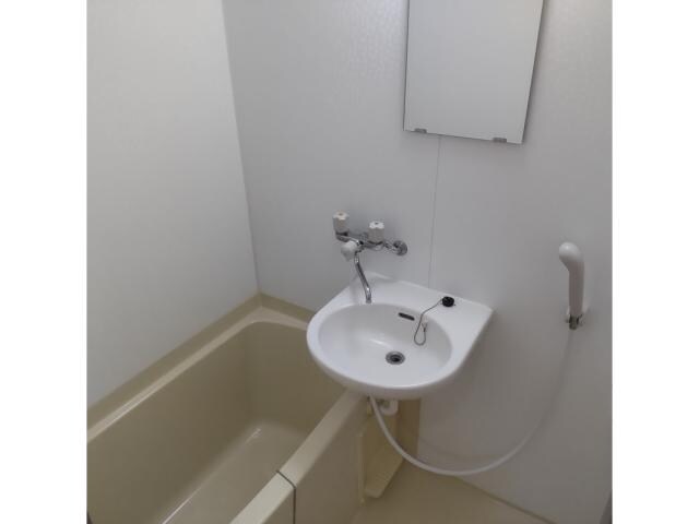 物件内観写真11　(別室の写真です)