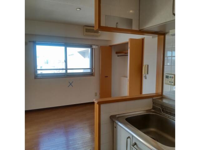 物件内観写真16　(同型別室の写真です)