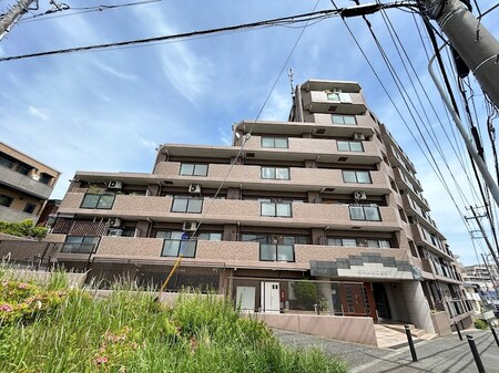 グランエスト片倉外観写真