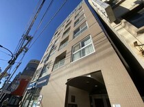 山手線 西日暮里駅 8階建 築27年の外観写真