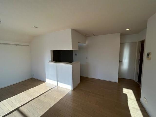 物件内観写真3　(隣の部屋の参考写真です)