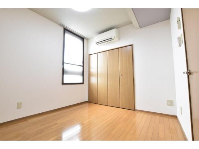 物件内観写真8　(5帖洋室)