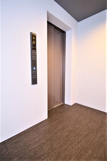 物件外観写真3　(エレベーター)