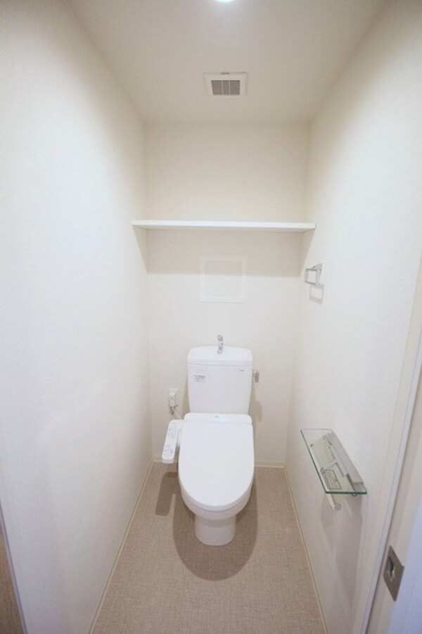 トイレ(※同間取り別部屋の写真です。内装の色など異なる場合がございます。)