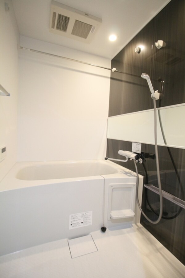 バス／シャワールーム等(※同間取り別部屋の写真です。内装の色など異なる場合がございます。)