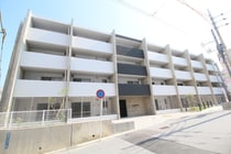 沖縄都市モノレール<ゆいレール> おもろまち駅 4階建 築2年の外観写真