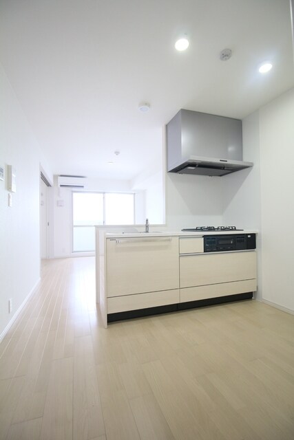 物件内観写真8　(※同間取り別部屋(反転)の写真です。内装の色など異なる場合がございます。)