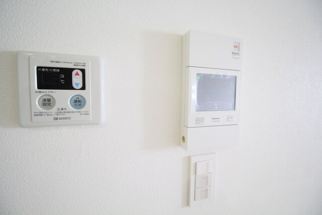 物件内観写真14　(※同間取り別部屋(反転)の写真です。内装の色など異なる場合がございます。)