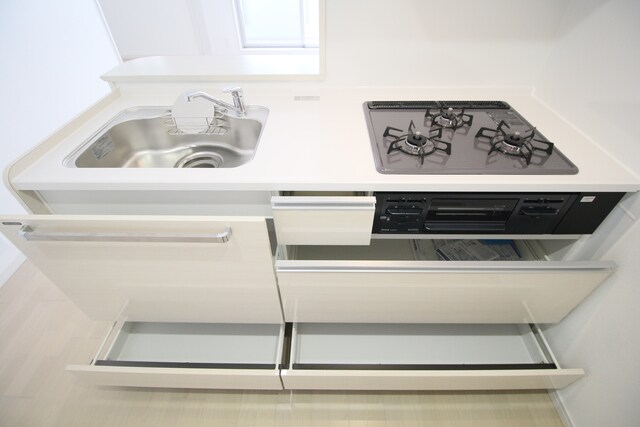 物件内観写真14　(※同間取り別部屋(反転)の写真です。内装の色など異なる場合がございます。)