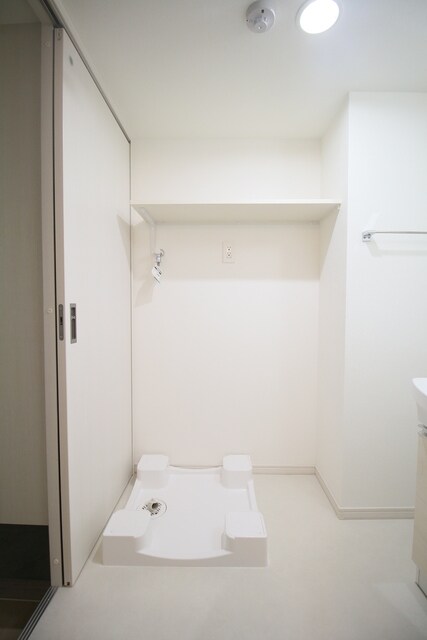 物件内観写真23　(※同間取り別部屋(反転)の写真です。内装の色など異なる場合がございます。)