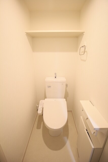 物件内観写真24　(※同間取り別部屋(反転)の写真です。内装の色など異なる場合がございます。)