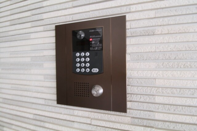 物件外観写真4　(オートロック)