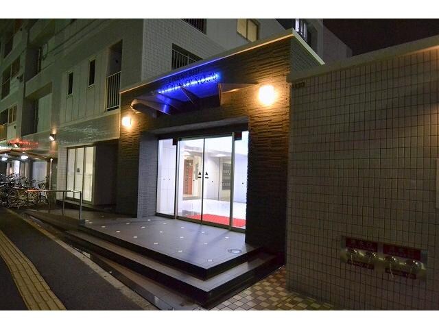 広島駅 徒歩5分 9階の外観(夜の外観　エントランス)