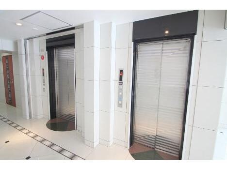 物件外観写真5　(エレベーターホール)