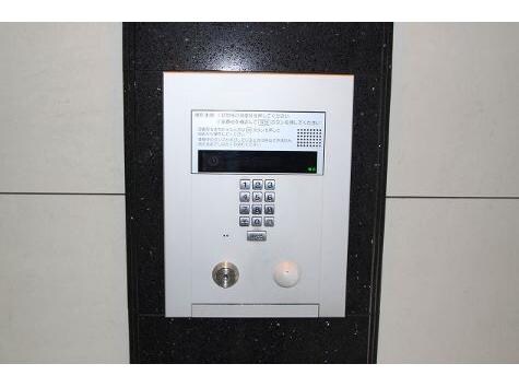 物件外観写真16　(非接触オートロック)