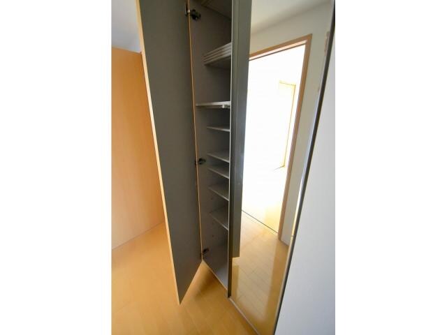 広島駅 車移動6分　2km 5階の玄関周り