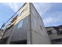 広島市電１号線<広島電鉄> 皆実町六丁目駅 4階建 築35年の外観写真