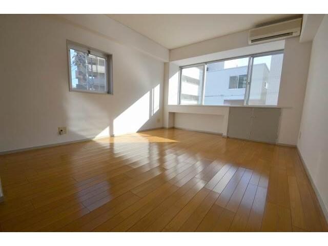 皆実町六丁目駅 徒歩3分 2階の居室