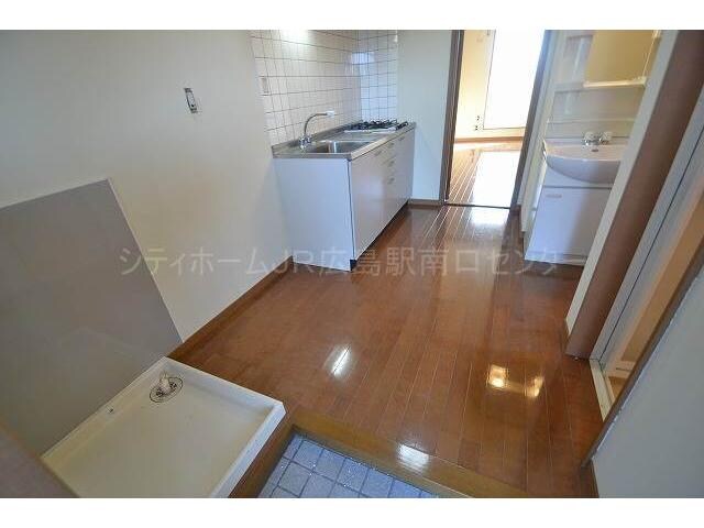 広島駅 徒歩18分 1階の玄関周り