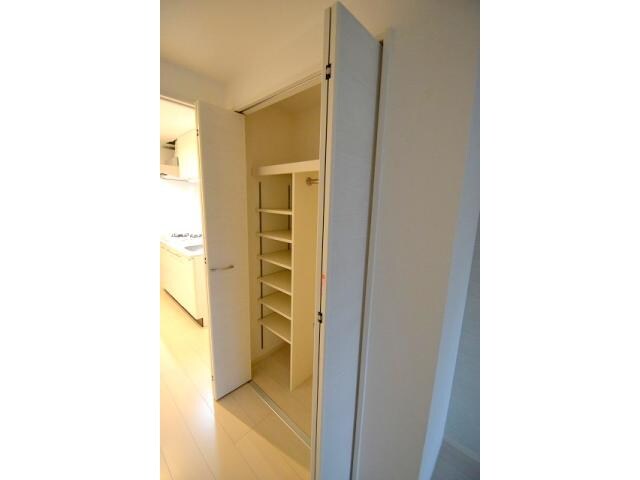 天神川駅 徒歩14分 7階の玄関周り