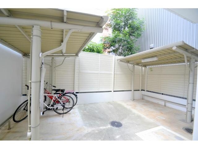 女学院前駅 徒歩6分 5階の駐輪場