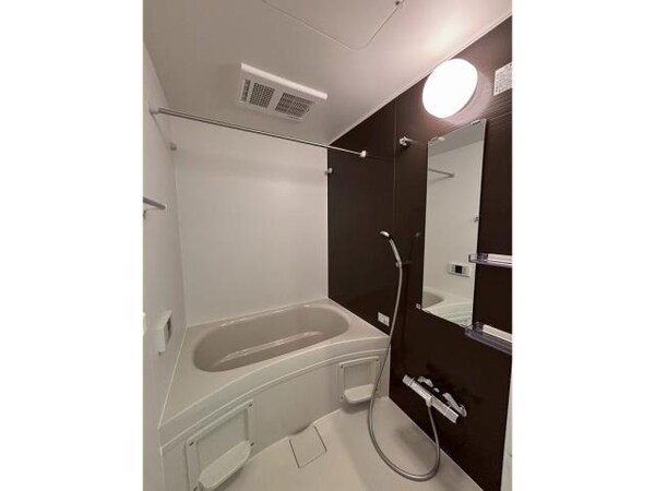 バス／シャワールーム等(同メーカー仕様参考写真)
