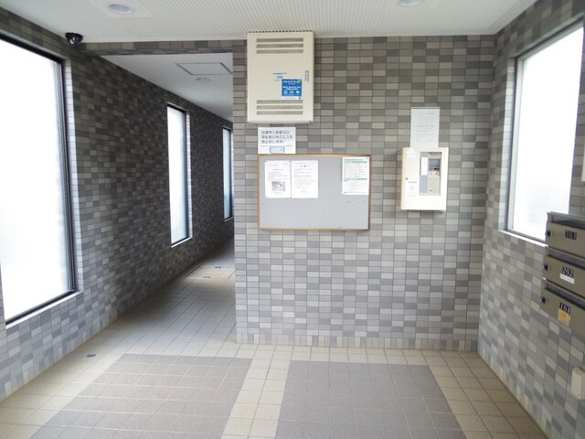 物件外観写真5　(建物入り口)